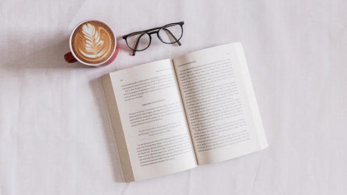 Ciri karya fiksi.| Unsplash.com