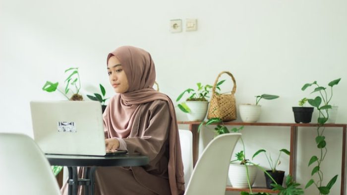 Cara menjalankan bisnis fashion muslim.| Unsplash.com