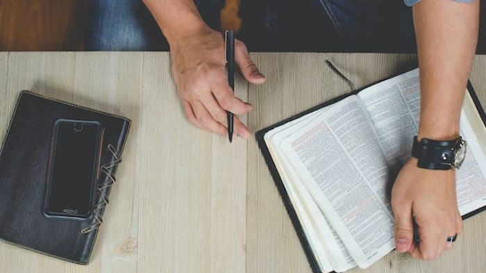 Novel Terbaik.| Unsplash.com