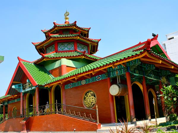 Masjid Cheng Ho salah satau Masjid Indonesia yang memiliki arsitektur menawan