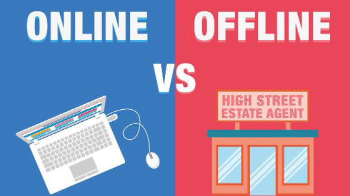 jelaskan perbedaan pemasaran luring dengan bisnis online
