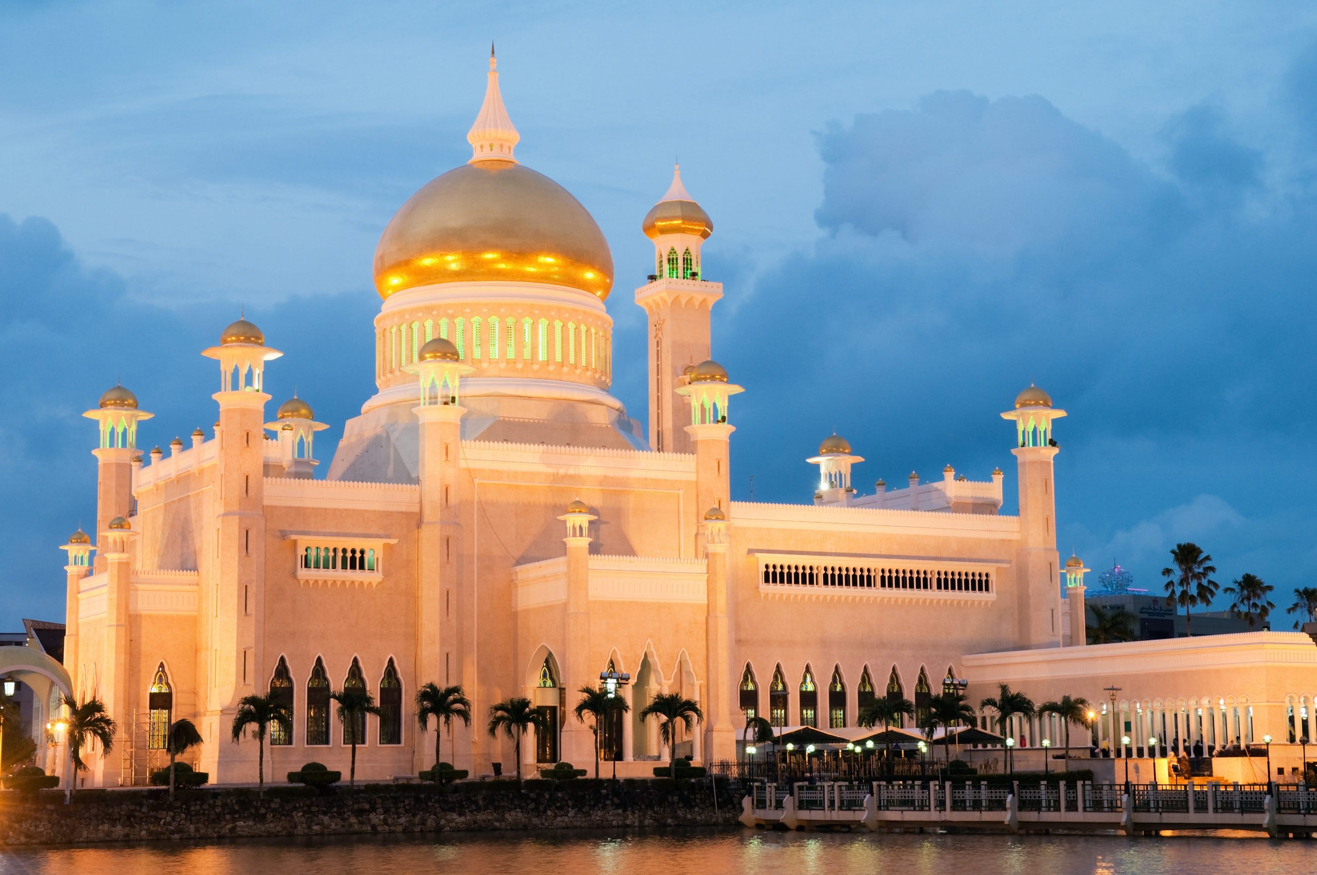 omar ali saifuddien mosque, salah satu masjid indah di dunia