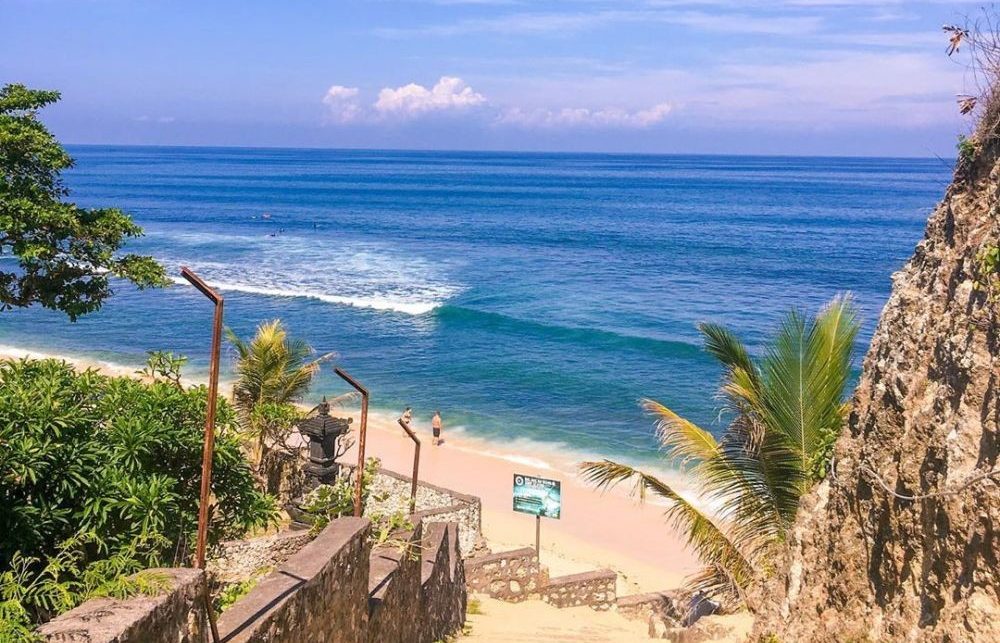 pantai balangan tempat wisata di bali Hargabelanja.com