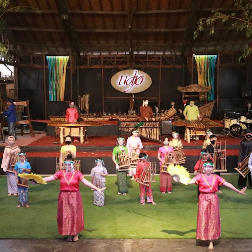 saung angklung udjo (tempat wisata Bandung)