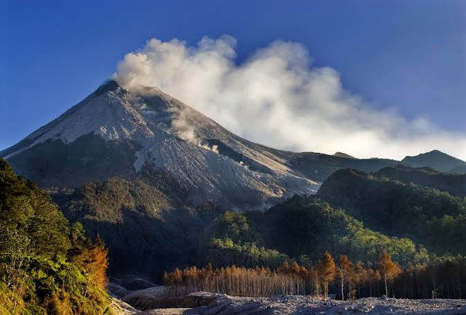 taman nasional gunung merapi salah satu tempat wisata Yogyakarta keren